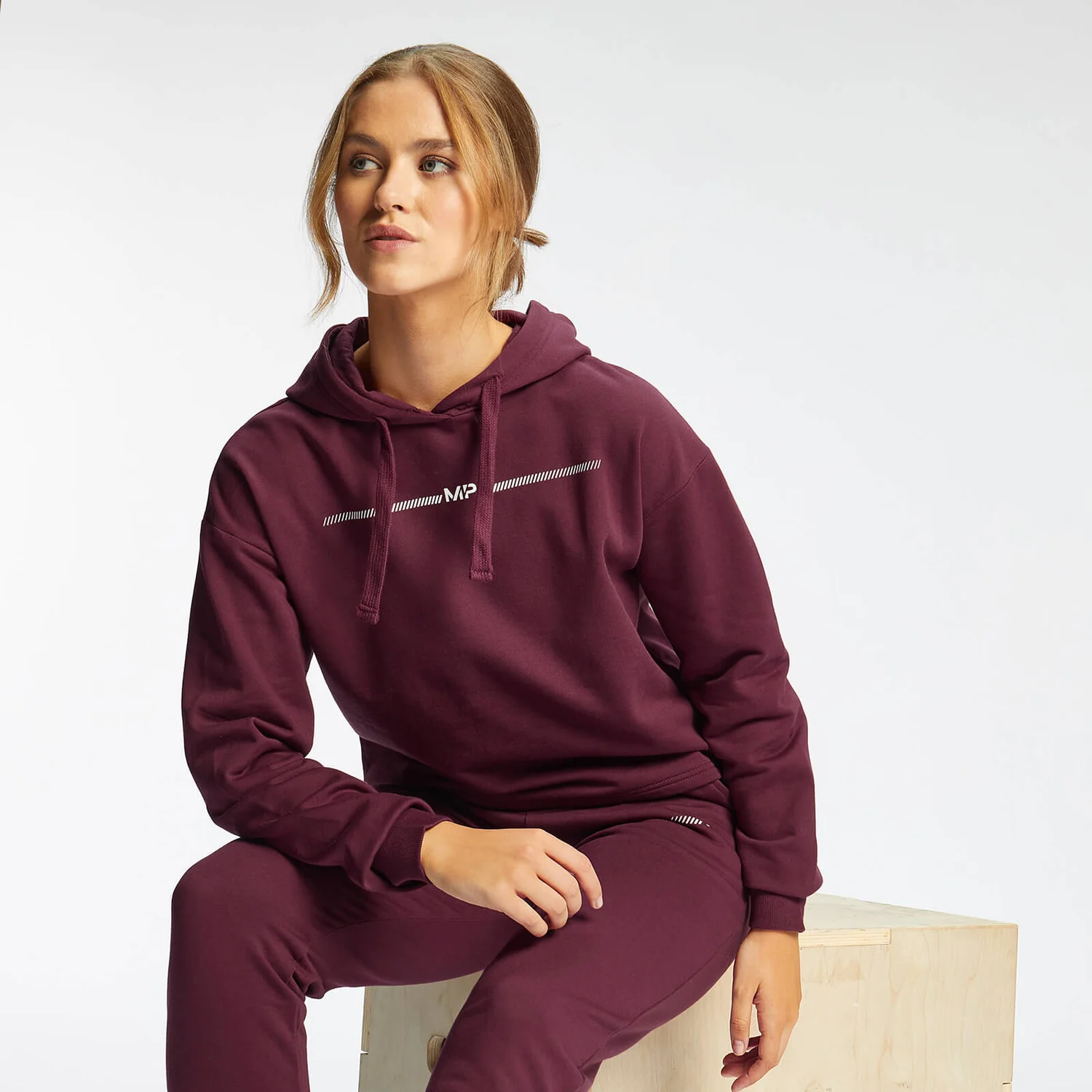 MP Women's Mini Mark Graphic Hoodie - Merlot 6 MP Women's Mini Mark Graphic Hoodie - Merlot – Bild 4
