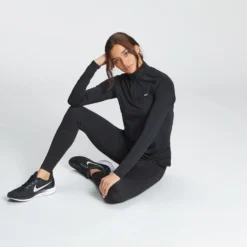 MP Women's Training 1/4 Zip Reg Fit - Black 10 MP Women's Training 1/4 Zip Reg Fit - Black -Damen Fitnessbekleidung Verkäufe 12773759 1614863797479173