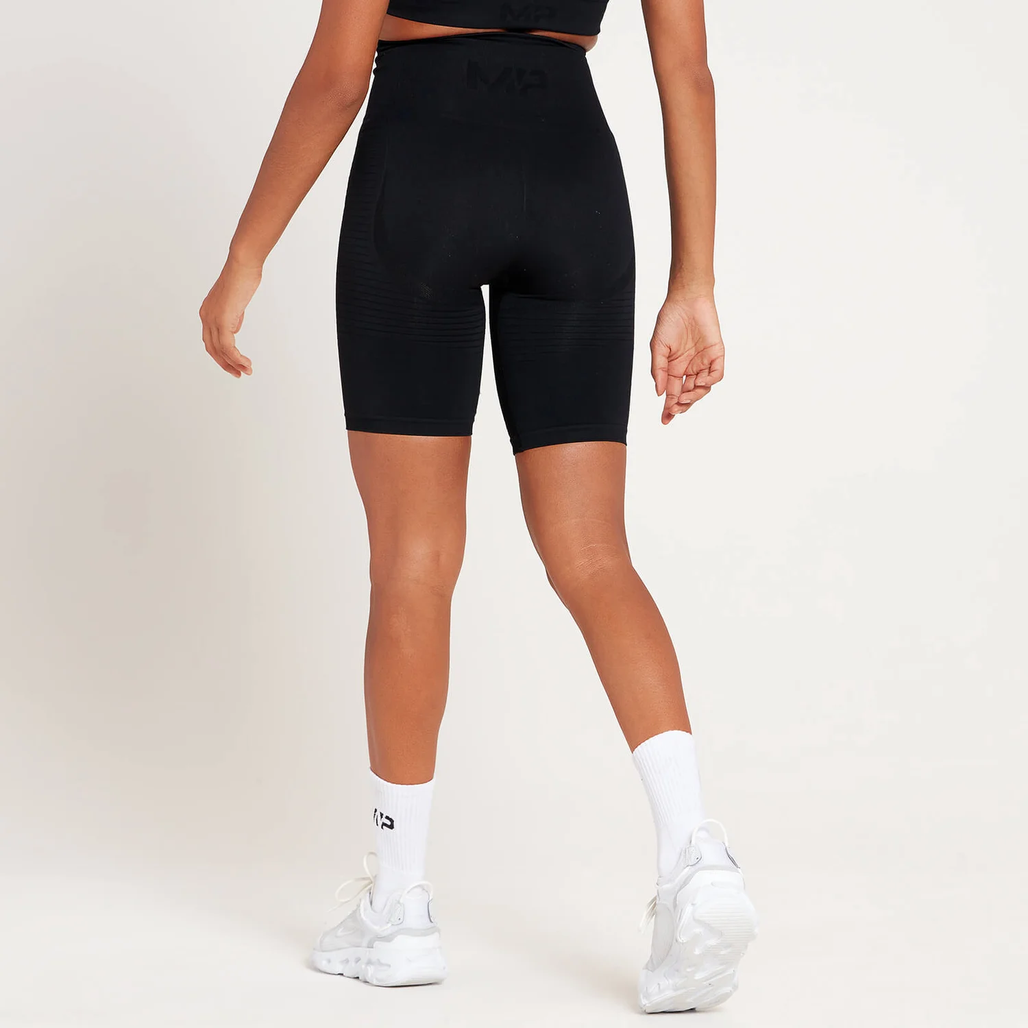 MP Women's Tempo Seamless Cycling Shorts - Black 4 MP Women's Tempo Seamless Cycling Shorts - Black – Bild 2