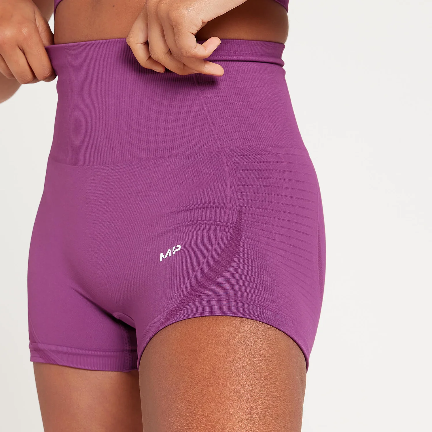 MP Women's Tempo Seamless Booty Shorts - Purple 6 MP Women's Tempo Seamless Booty Shorts - Purple – Bild 4